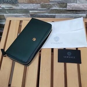 Versace wallet - Brand new with box